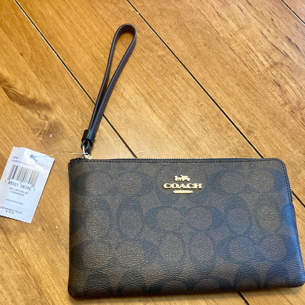 Large Corner Zip Wristlet In Signature Canvas NWT.